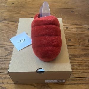 NWT Ugg Suuper Fluff slipper size 8